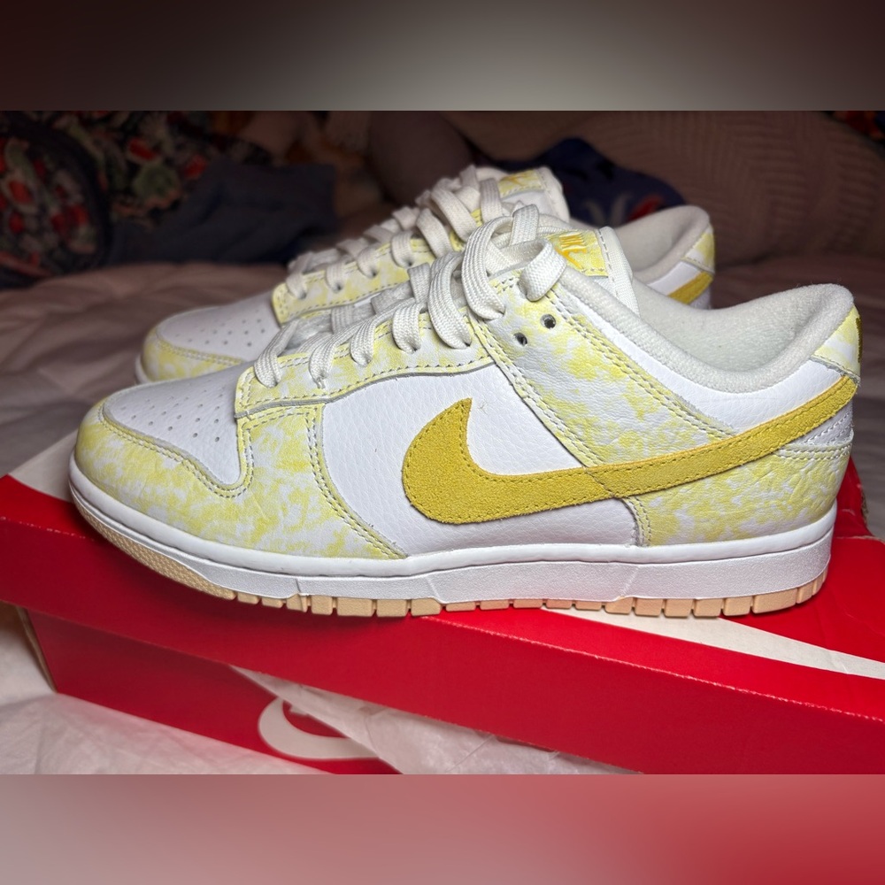 Nike Dunks Low Top “Yellow Strike”